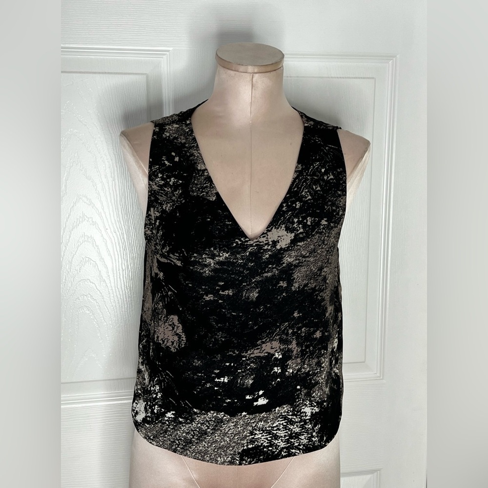 Aritzia Babaton Multicolored Print Top Sz S